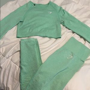 Energy seamless two piece